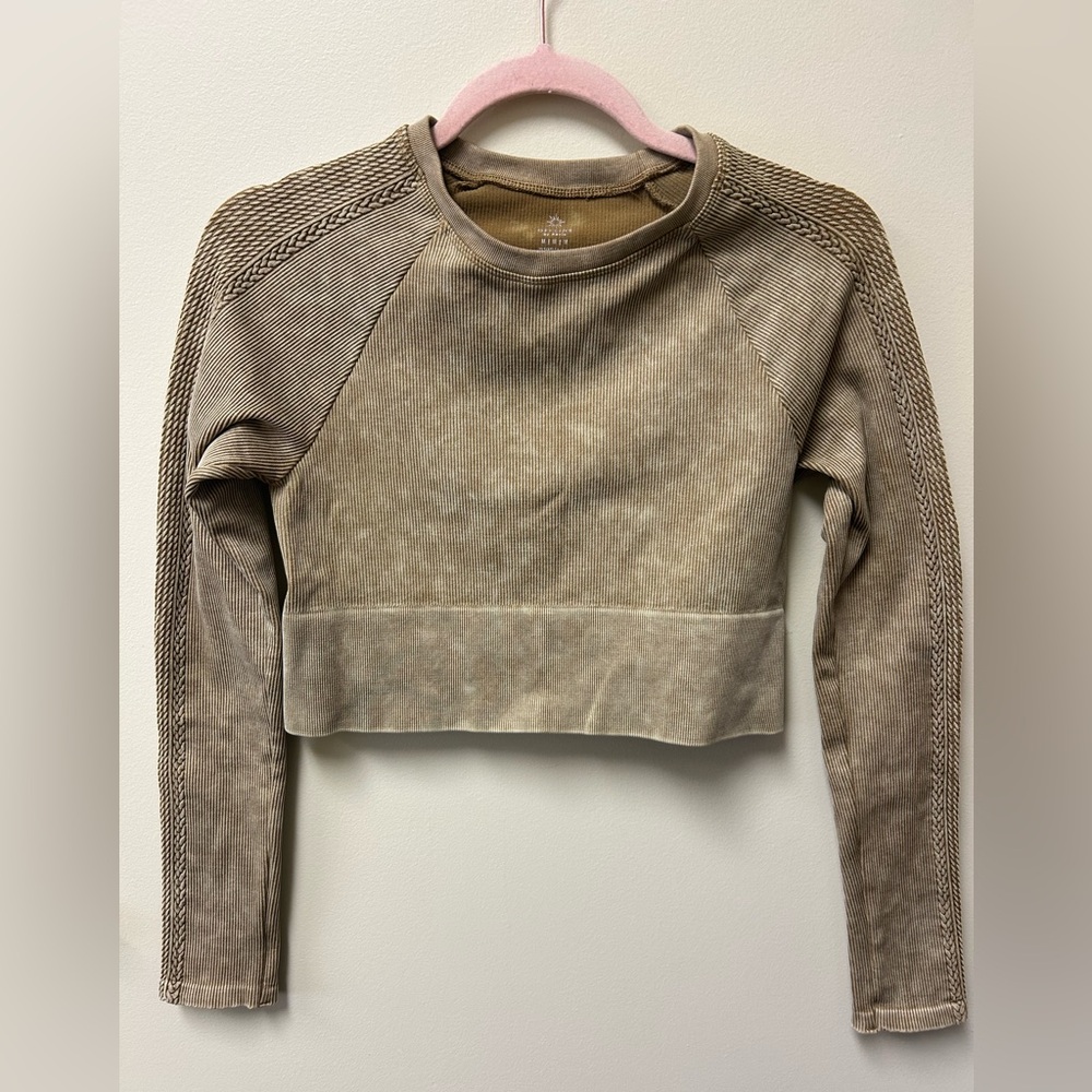Aerie Offline Long Sleeve Mineral Wash Crop Top Sz M Medium